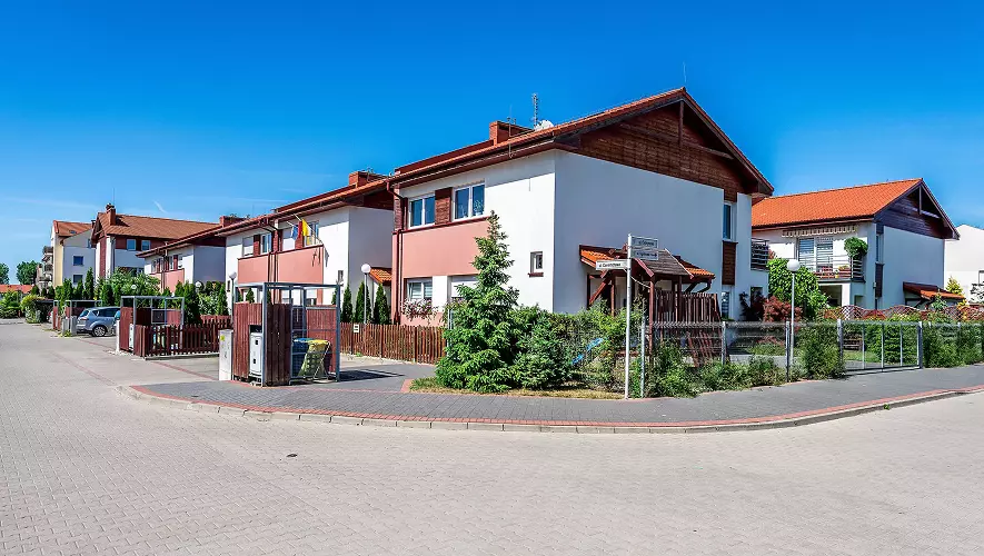 Domy jednorodzinne dwulokalowe w zabudowie szeregowej 2015